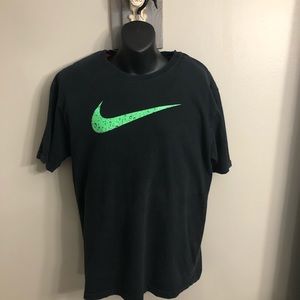Short sleeve Men’s Nike tee shirt